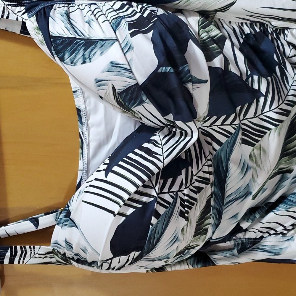La Blanca Moment of Zen Tankini Top - Picture 2 of 3